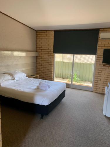 HOPETOUN COMMUNITY HOTEL MOTEL in Sea Lake