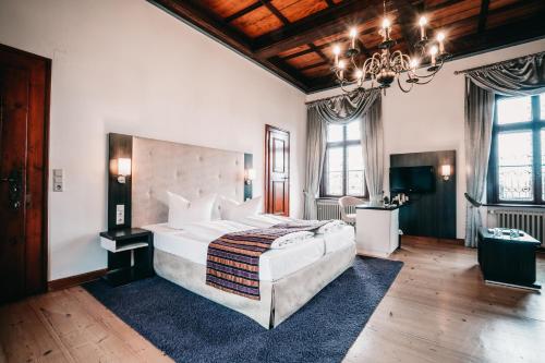 Romantik Hotel Schloss Hohenstein 3.7km von Untersiemau entfernt