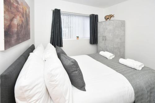 A 4BR Complete Package House for MONTHLY STAYS