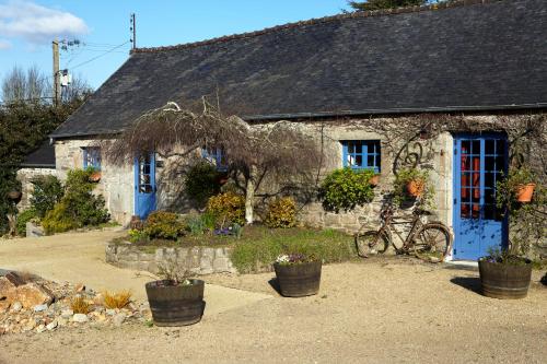 Domaine le Puits de Jeanne- Restaurant - Chambres d'hôtes - Côte de Granit Rose Baie de Morlaix