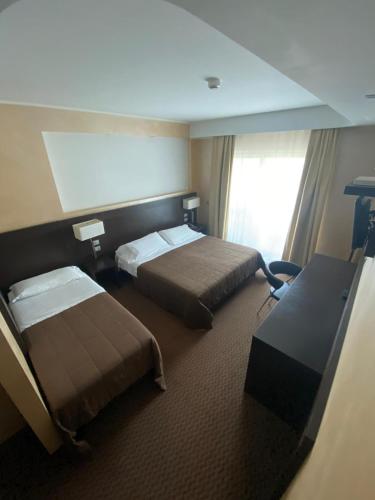 E' Hotel - image 3
