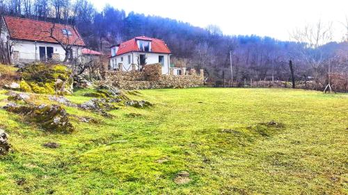 Вила Перуле Villa Perule - Handmade cozy wooden villa in the Rhodope mountain