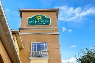 La Quinta Inn & Suites by Wyndham Angleton