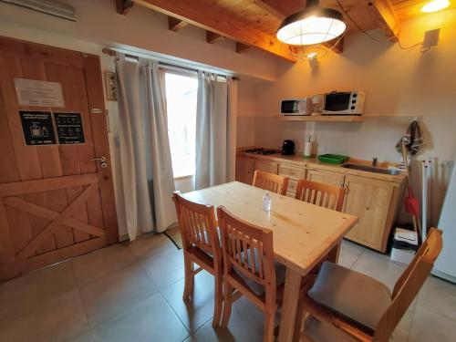 Kitchen, Departamentos Lonquimay in Junín de los Andes