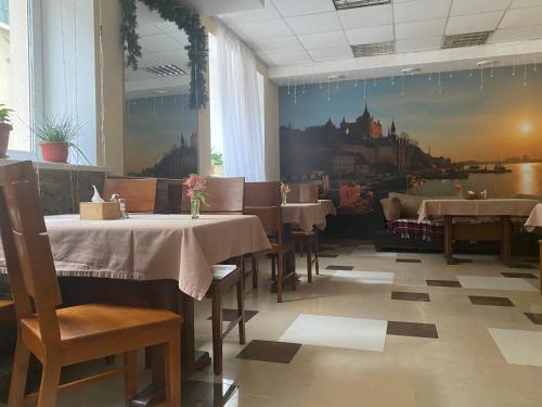 Restaurant, Hotel Karavella Завжди є світло! in Mykolajiv