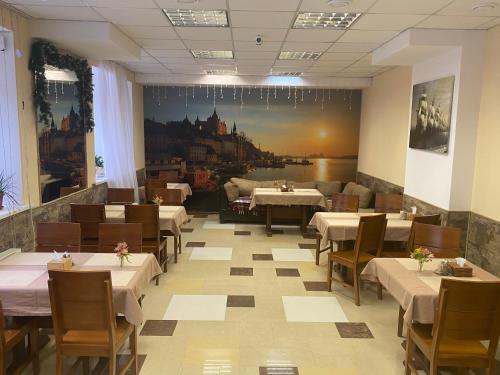 Restaurant, Hotel Karavella Завжди є світло! in Mykolajiv