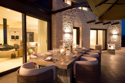 Удобства, The Olive Retreat Villa pool treehouse sleeps 10 in Tragana