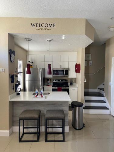 Beautiful town home 5 miles from Disney entrance in Kissimmee, USA