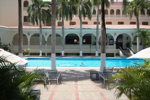 283439960 Hotel El Prado