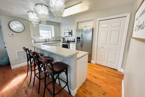 Luxurious Ocean View Getaway!! Entire Home! in Jacksonville Beach, USA