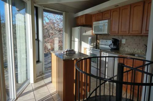 Unit 13-Treetop 2 Bedroom Villa - image 3