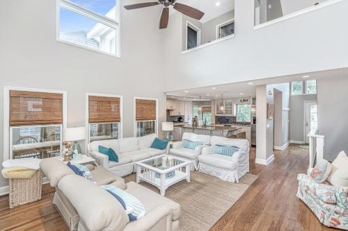 806 Carolina Boulevard - image 3