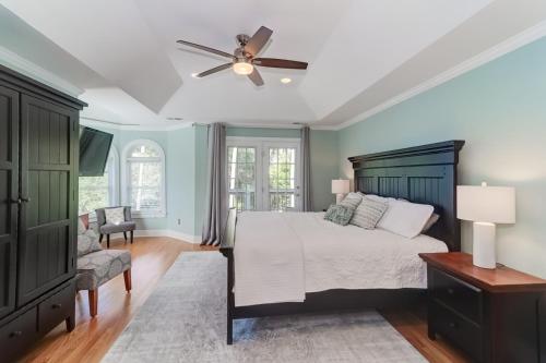 28 Fairway Oaks - image 2