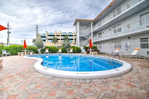 Apartment with Pool 1-Block Walk to Deerfield Beach - image 7