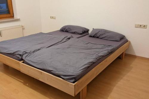 Helle Terrassenwohnung am Waldrand 1.7km von Frickenhausen entfernt