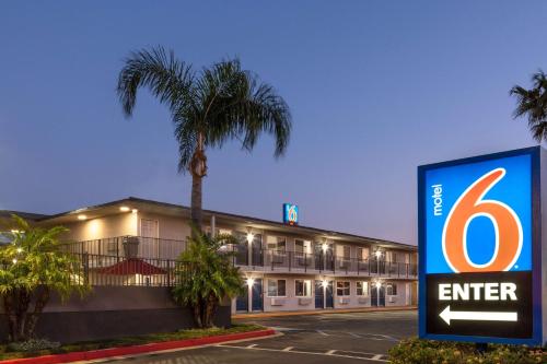 Motel 6-Fontana, CA - Hotel - Fontana