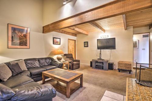 Family Home with Hot Tub - 1 Mi to Sunriver Resort! - image 4