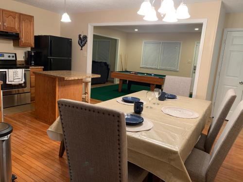 Dream Away Stay 5mins from Ft Bragg in Fayetteville, USA