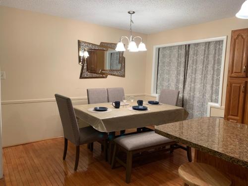 Dream Away Stay 5mins from Ft Bragg in Fayetteville, USA