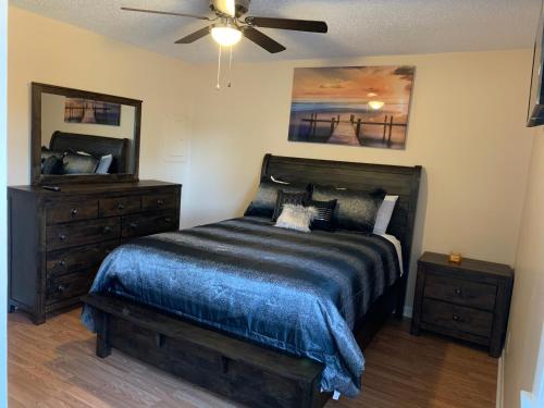 Dream Away Stay 5mins from Ft Bragg in Fayetteville, USA