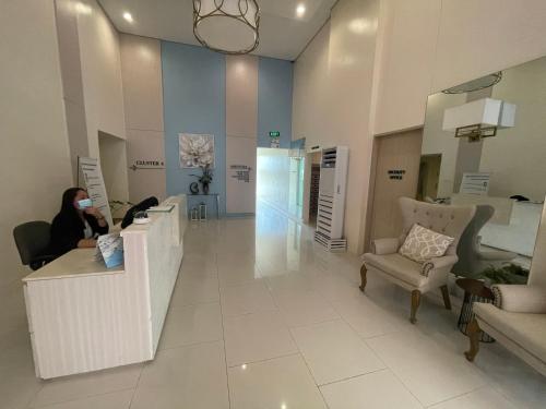Lobby, Neat Unit in Holland Park Southwoods in Binan