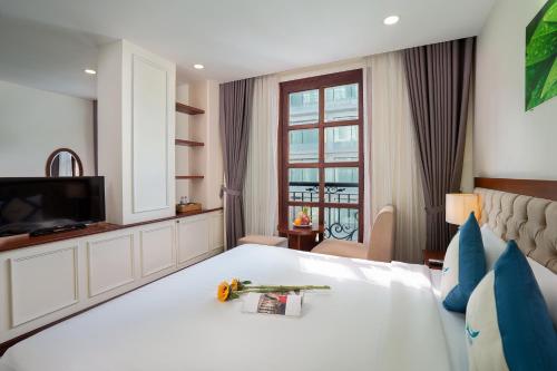 room detail thumbnail 0