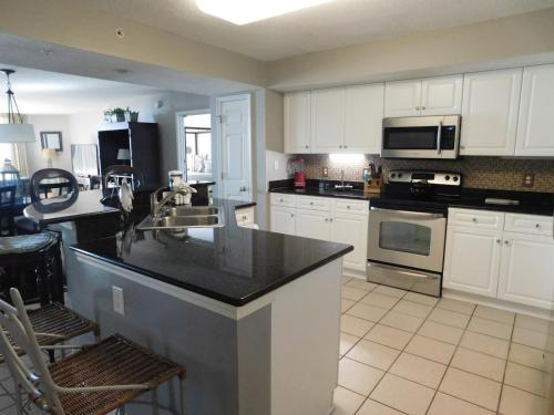 Yacht Club Villas #1-1104 condo - main image