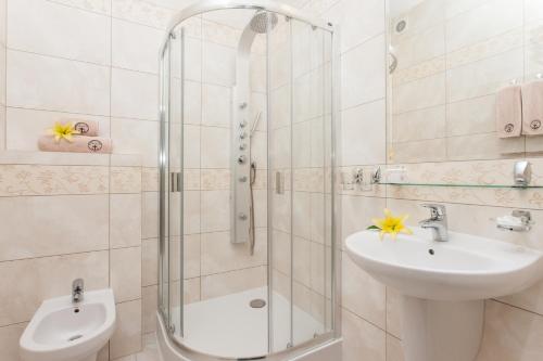 Deluxe Apartment (2 Adults)