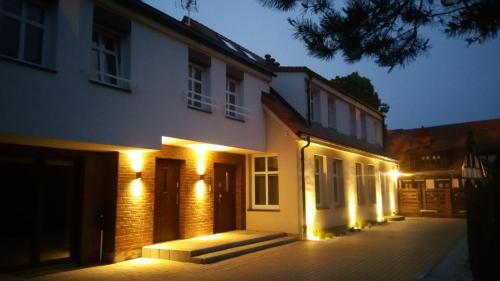Apartamenty Royal Maris 5 - pokój dwuosobowy najlepsza lokalizacja w Ustce blisko plaży i portu bezpłatny parking ścisłe centrum - image 3