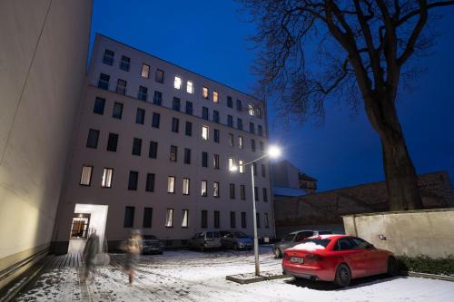 Deluxe Apartment with Balcony and Parking