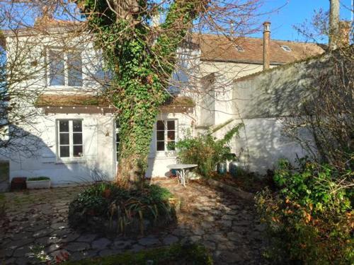 Maison de campagne Marolles sur Seine gîte à louer Saint-Loup-de-Naud