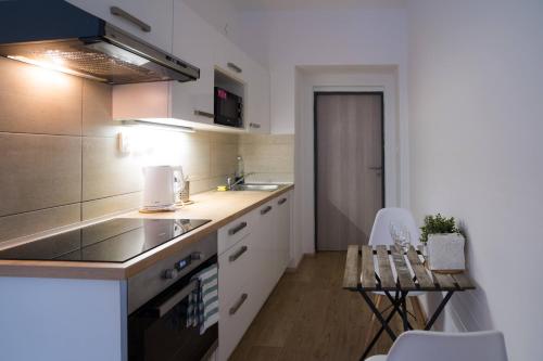 Haas Apartments Downtown with Parking - main image