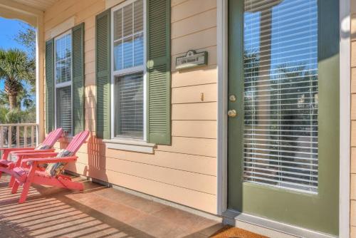 Litehouse II~ Charming 3BR/3BA crescent beach house minutes from the beach! - image 9