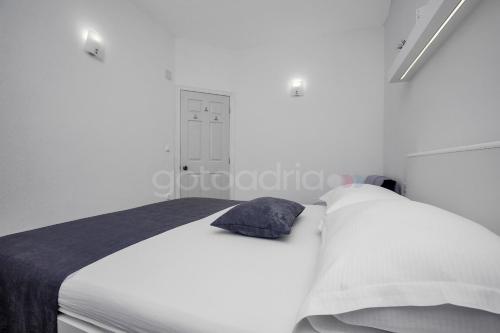BeachView Apartments in Drasnice