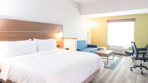 Holiday Inn Express Hotel & Suites Hagerstown, an IHG Hotel
