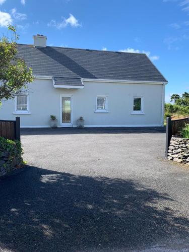 Cozy Coastal Cottage in Ballinskelligs, Kerry