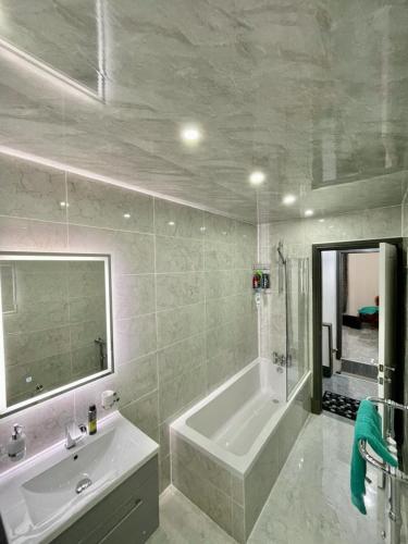 3 Bedroom Whalley Aparthotel