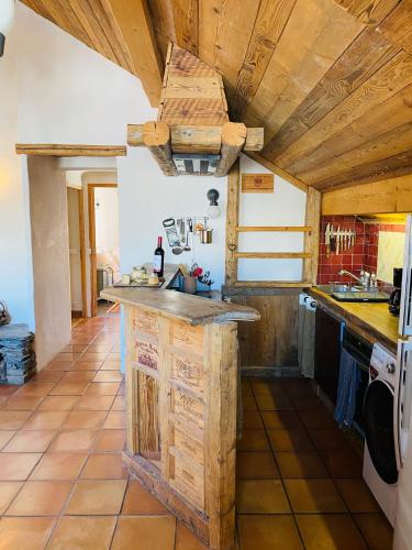 Charming chalet 100m2, Heart of the 3 vallees, Meribel, Les Allues in Les Allues