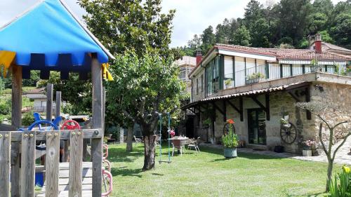  Casa A Chairiña y A Revolta in Arnoia