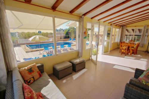 Finca Palacios - comfortable holiday accommodation in Benissa in โบไนเร