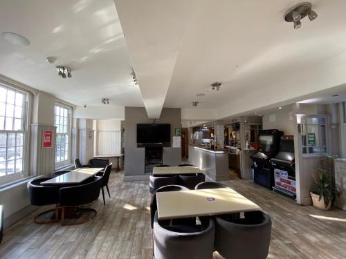 ردهة, Wendover Arms Hotel in هاي ويكومب