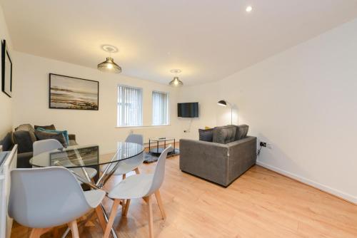 The Zone - Vibrant City Centre Apartment