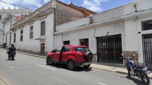 Eingang, Tanguitos in Sucre