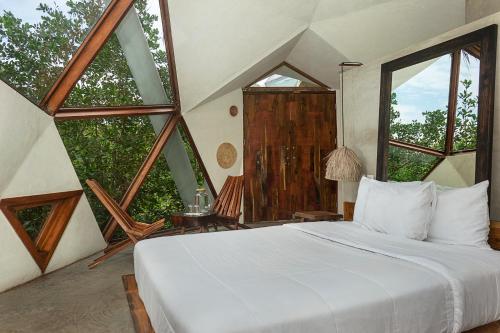 Mamasan Treehouses & Cabins