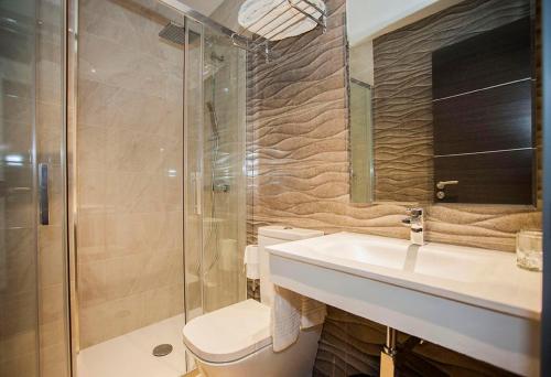 Double or Twin Room with Extra Bed