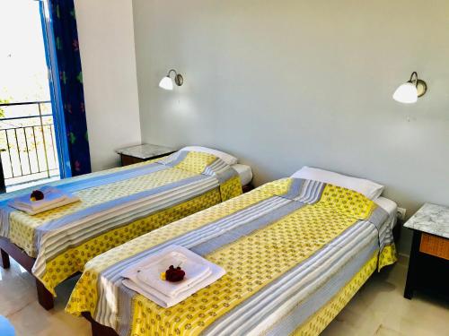 Room in Apartment - 2 Bedroom Apartment with Swimming Pool two steps from the beach - image 12