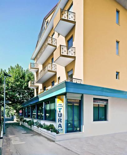 Hotel Tura 2