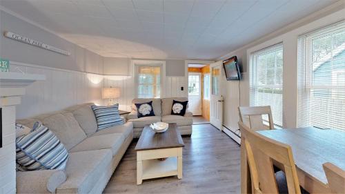 Maggies Place at Surfside Steps To Beach - image 2