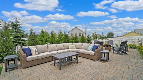 Driftaway Large Family Beach House New Outdoor Patio