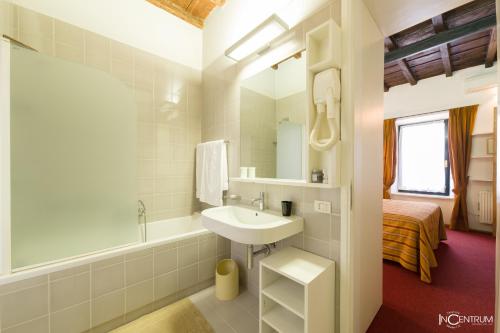 InCentrum Room Type - One-Bedroom Apartment (2 Adults) - Babuino 172